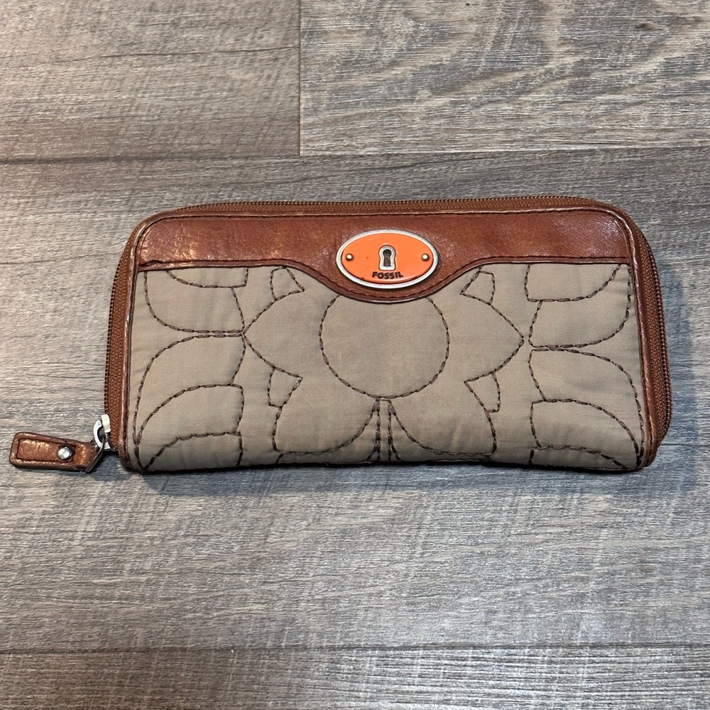 Fossil Key-Per Quilted Zip Wallet w/ Leather Trim & Orange Interior